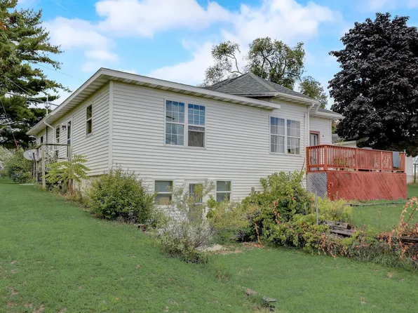 205 Averbeck St, Portage, WI 53901
