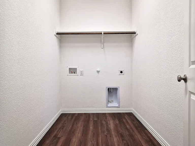 2510 Lovegrass Ln — Photo 12