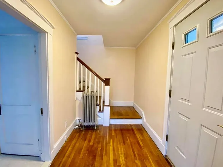2 Albion Rd — Photo 1