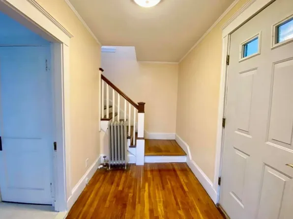 2 Albion Rd, Quincy, MA 02171