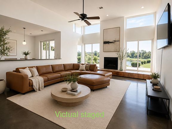 2nd image of 2810 Lakeview Dr #Single