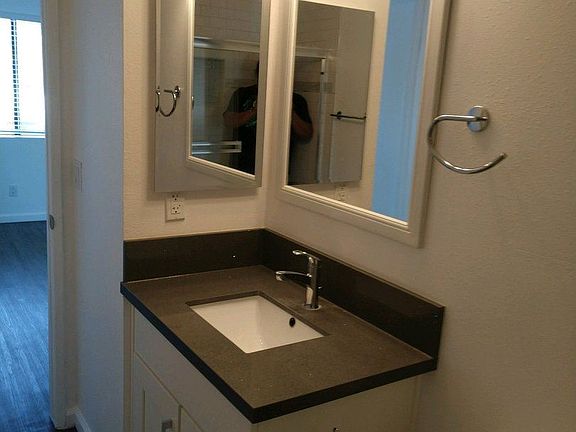 3rd image of 3811 N Figueroa St #N