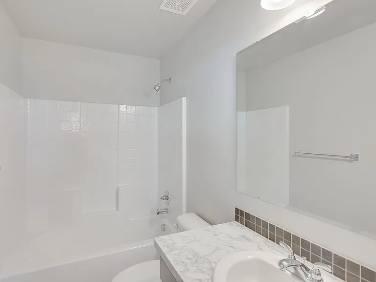 11037 W Crestwater Ln — Photo 13