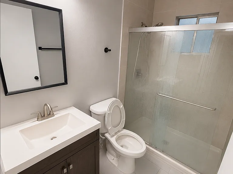 1235 Summit St #C — Photo 5