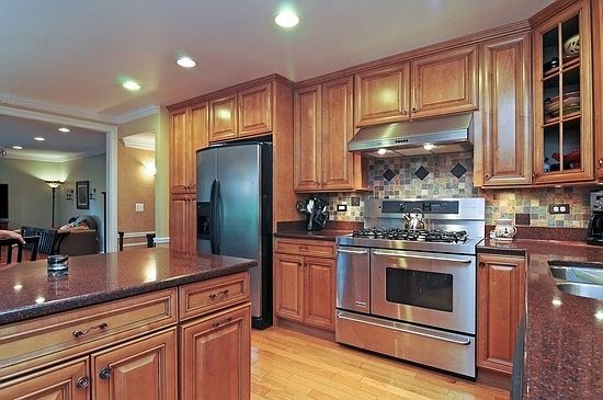 4th image of 1045 Tamarack Ln