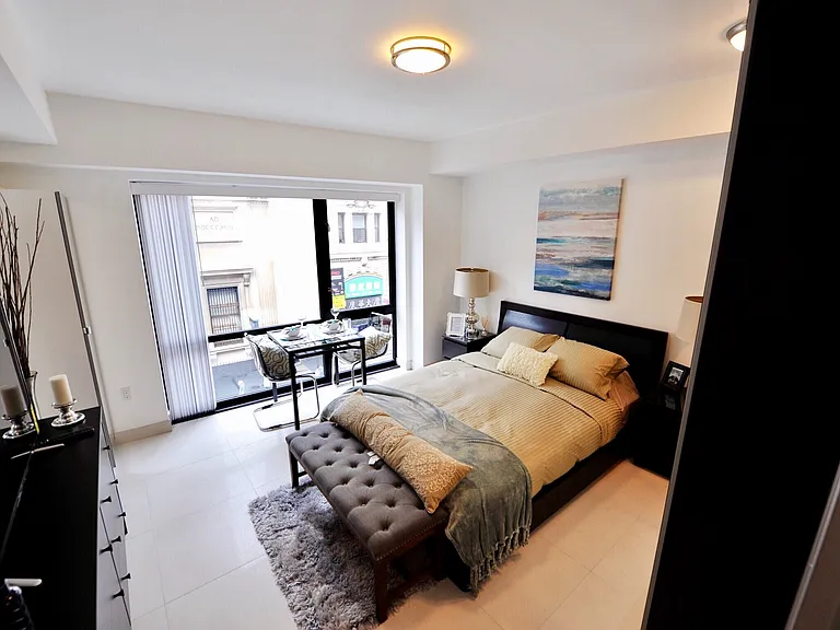 227 Grand St #5A — Photo 6
