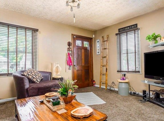 2nd image of 3208 Grasmere Ave
