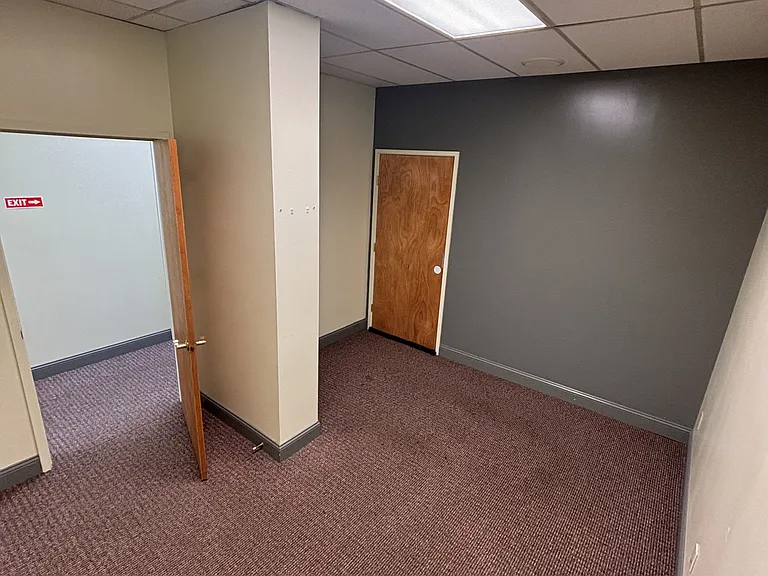 2700 Sumner Ave #102 — Photo 8