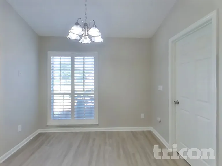 1552 Glen View St — Photo 6