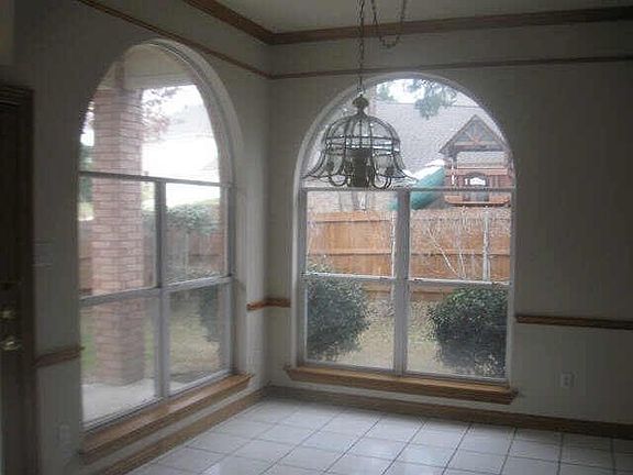 5th image of 1032 Millington Dr