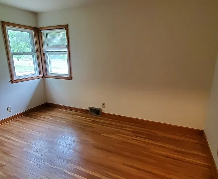 1032 County Road B W — Photo 10