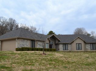 1302 Woodcrest Ct, Nixa, MO 65714