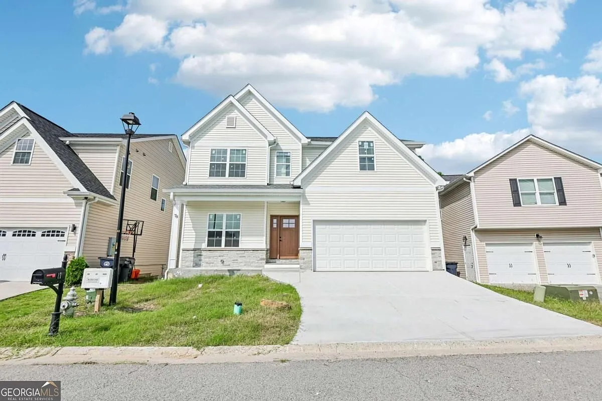 4 bed, 3.5 bath, $2,650 — Photo 2