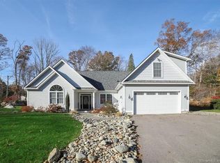 3 Pequotsepos Ctr N, Mystic, CT 06355