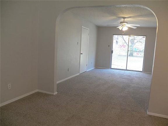 5th image of 518 Hawthorne Ln