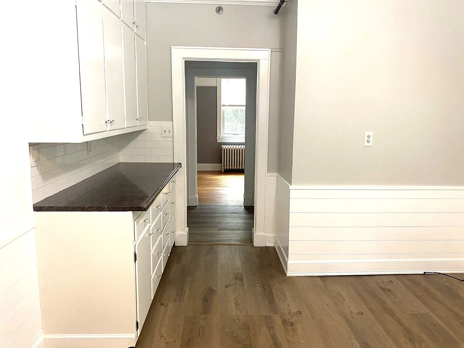 271 Woodbury Rd — Photo 4