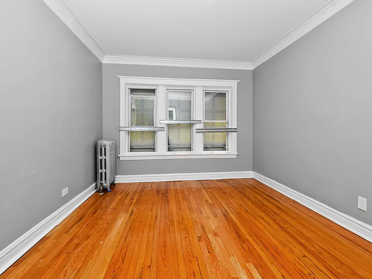 7557-59 S. Calumet Ave. / 348-58 E 76th St. — Photo 7