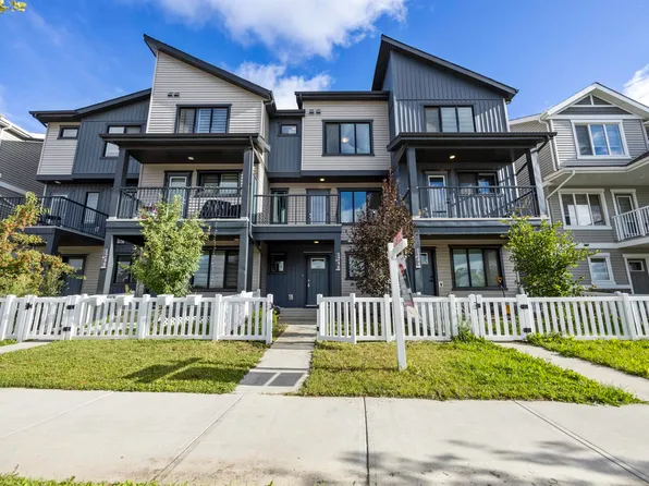 1246 Aster Blvd NW, Edmonton, AB T6T 2N8