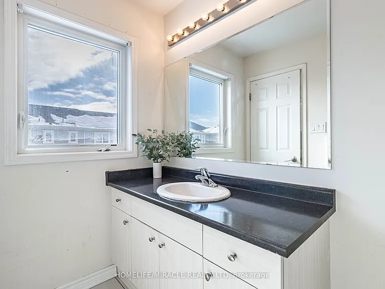 229 Remembrance Rd — Photo 33