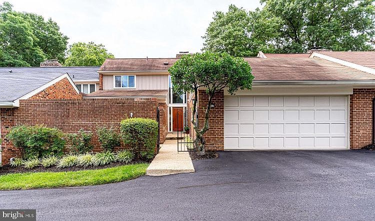 1st image of 2817 Oakton Manor Ct