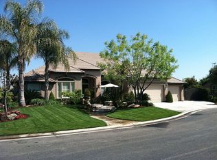 1612 E Golden Valley Way, Fresno, CA