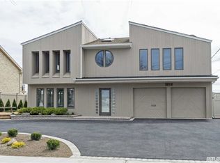 3212 Hewlett Ave, Merrick, NY 11566