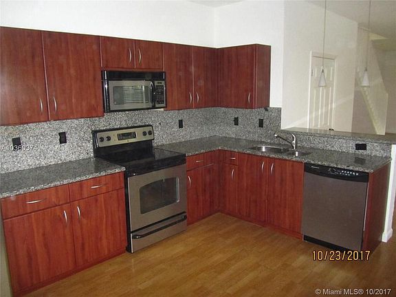 2nd image of 4288 Vineyard Cir