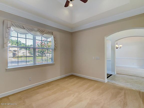 Flex Room/Formal Living Room