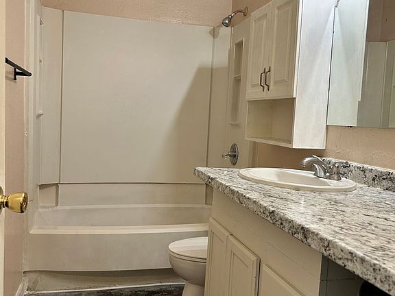 4th image of 708 W 10th St Unit C