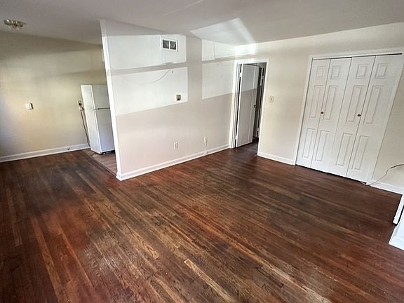 3rd image of 754 Girard St NW