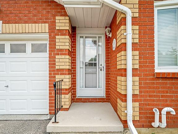 4th image of 1 Buchanan Cres #11