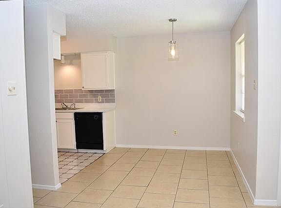 4th image of 7725 Sable Ln