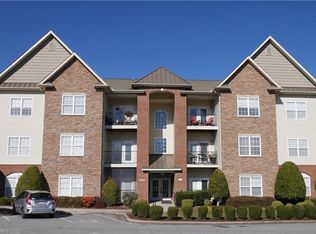 6801 Hanesbrook Cir APT 102, Clemmons, NC 27012