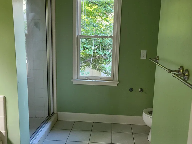 705 McDonald St SE — Photo 9