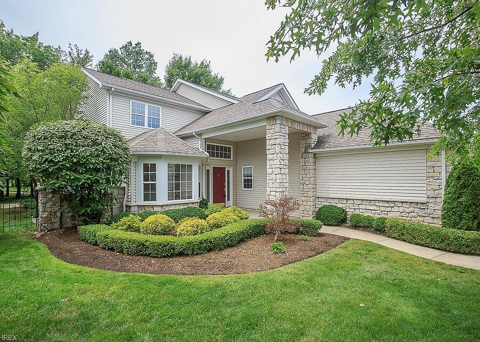 1st image of 446 W Glengary Cir