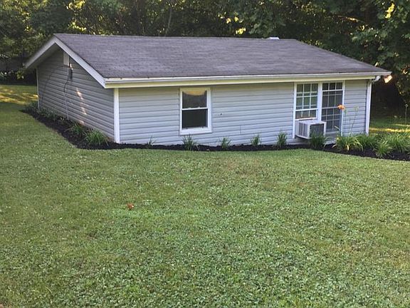 2nd image of 1096 Bonny Oaks Dr