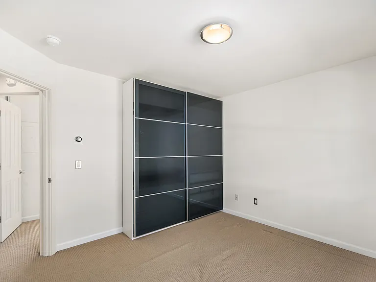 112 22nd Ave — Photo 24
