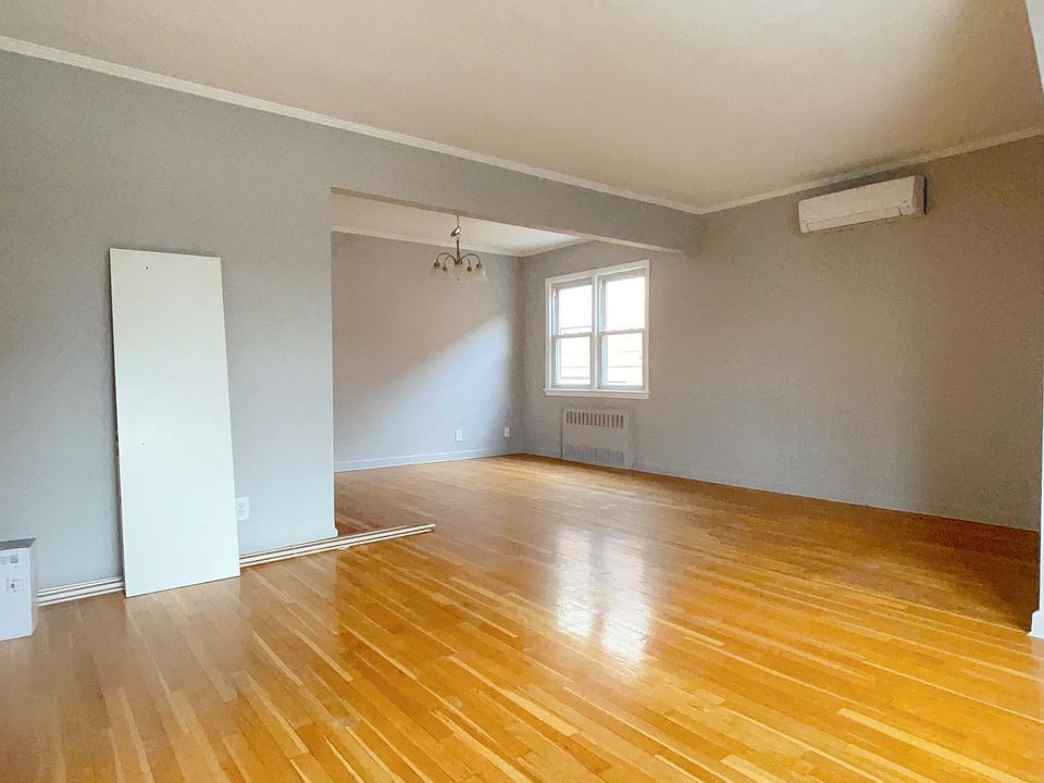 1st image of 4348 158th St Floor 2