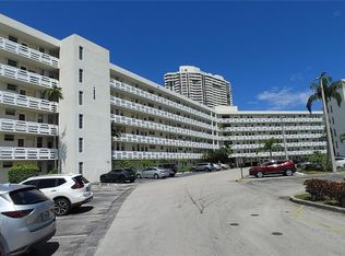 3030 Marcos Dr APT T409, Aventura, FL 33160