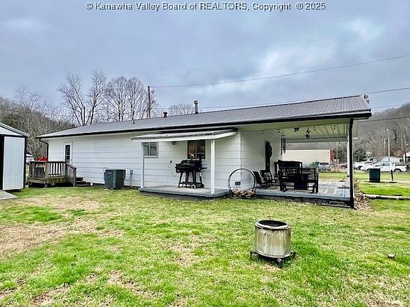 3rd image of 39 Savannah Ln