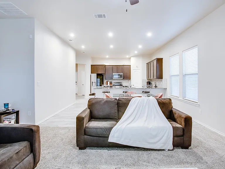 9905 Virginia Ave — Photo 8