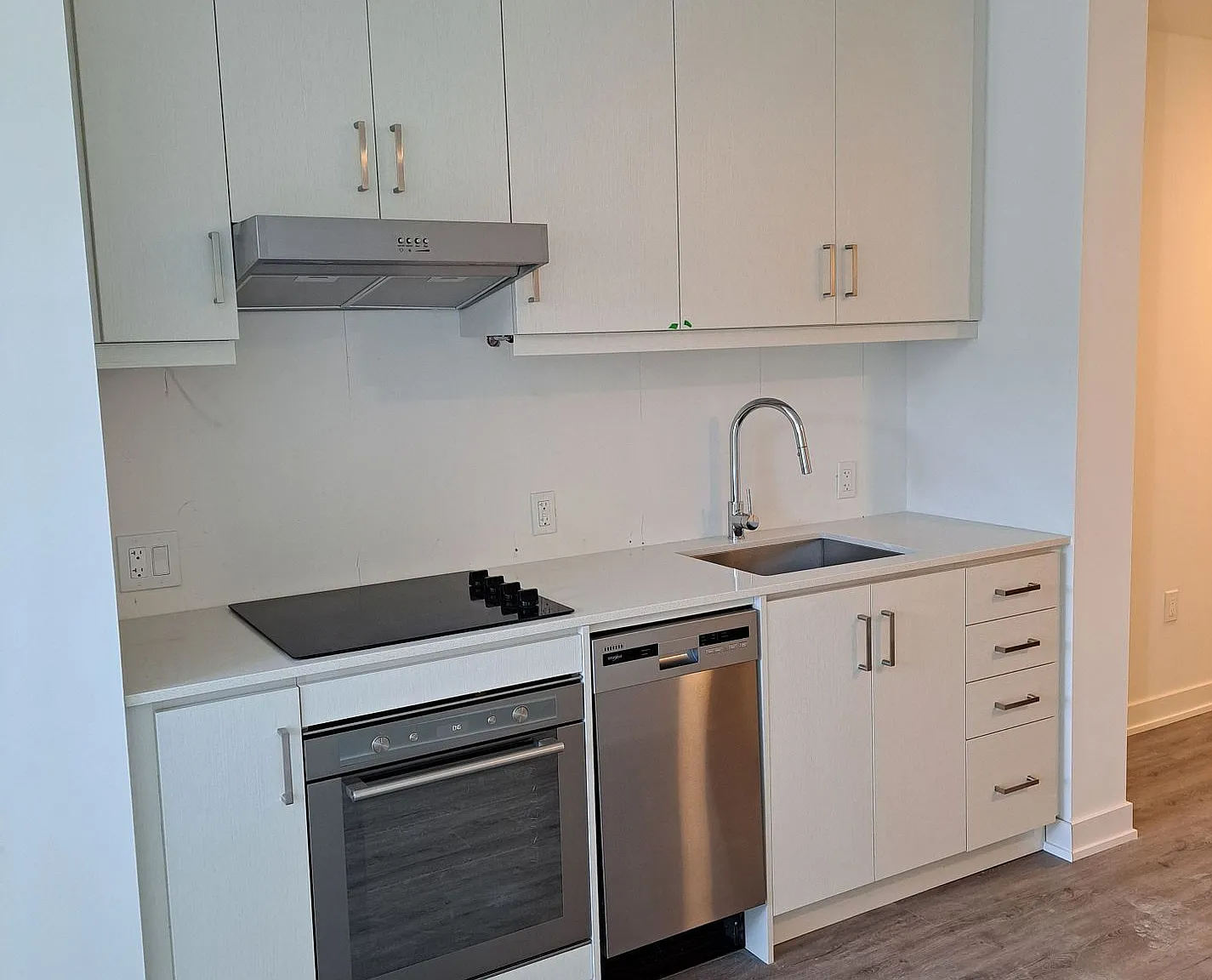 1 bed, $2,100 — Photo 2