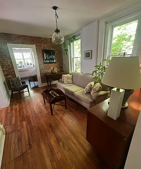 1626 Summit St — Photo 5