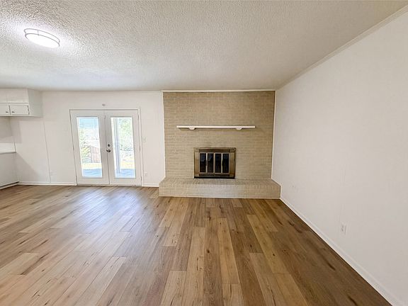 3rd image of 607 State St