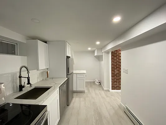 Rented by Capri Jet Realty Corp | media 8