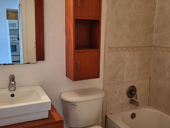 5th image of 101 S Peninsula Dr APT 101
