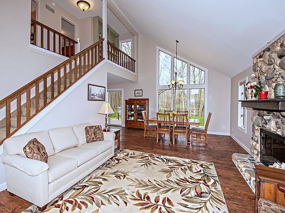 4th image of 1850 Norfolk Dr