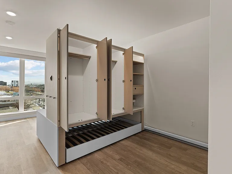 The Warren | Convertible Studio