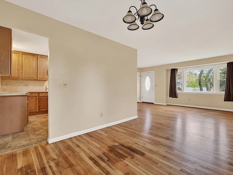 121 Cherry Hill Rd — Photo 11