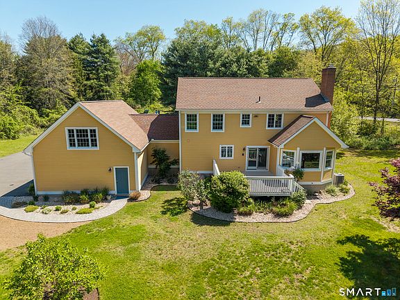 3rd image of 555 Waterville Road